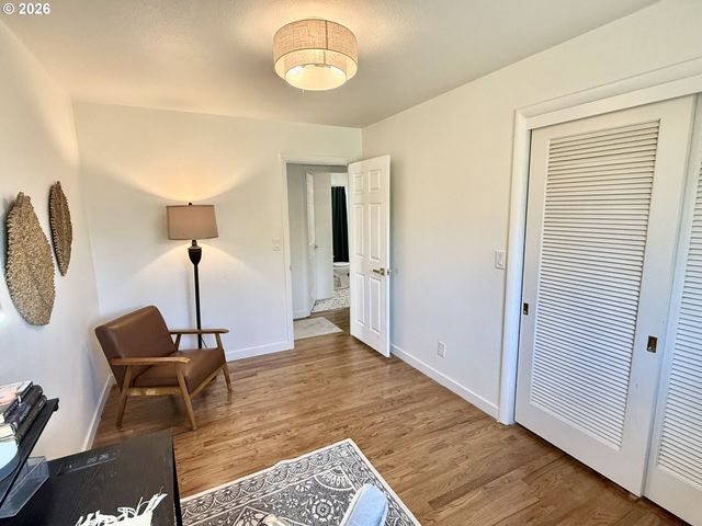 240 Nw BAKER CREEK Rd, Mc Minnville, OR 97128