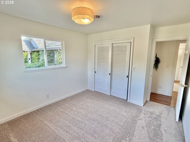 240 Nw BAKER CREEK Rd, Mc Minnville, OR 97128