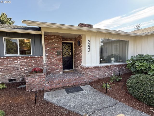 240 Nw BAKER CREEK Rd, Mc Minnville, OR 97128