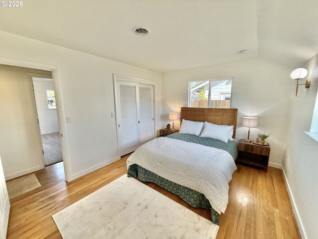 240 Nw BAKER CREEK Rd, Mc Minnville, OR 97128