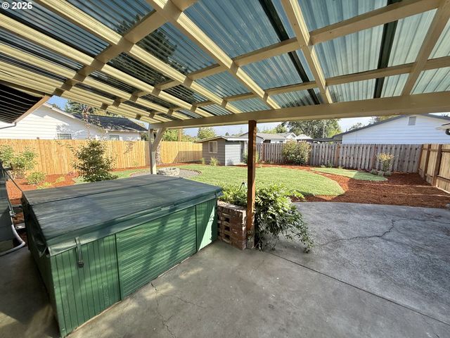240 Nw BAKER CREEK Rd, Mc Minnville, OR 97128