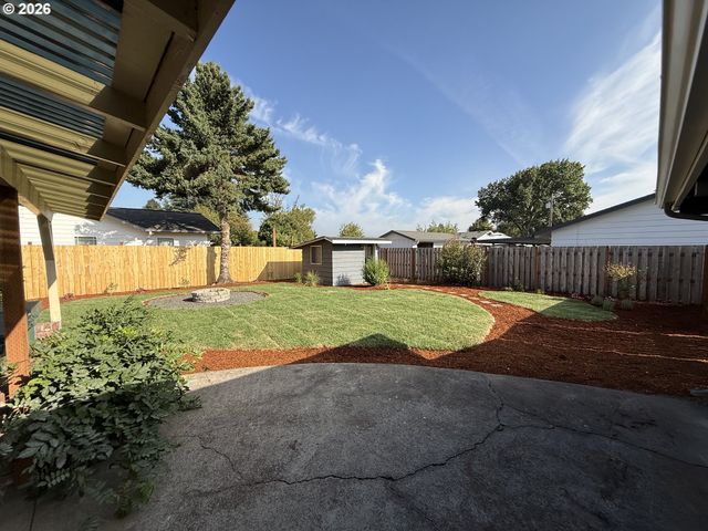 240 Nw BAKER CREEK Rd, Mc Minnville, OR 97128