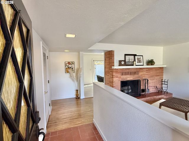 240 Nw BAKER CREEK Rd, Mc Minnville, OR 97128