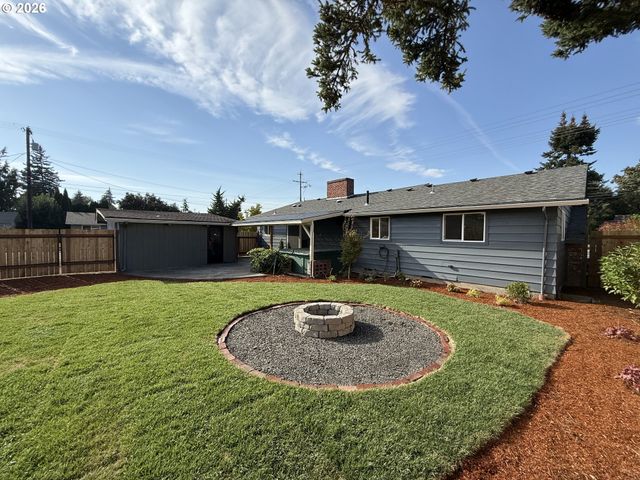 240 Nw BAKER CREEK Rd, Mc Minnville, OR 97128