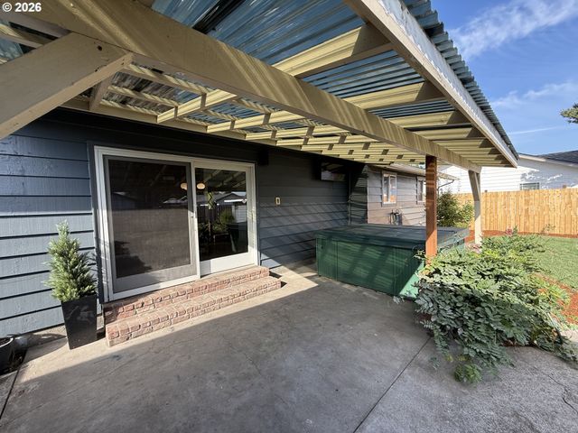 240 Nw BAKER CREEK Rd, Mc Minnville, OR 97128