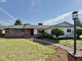 240 Nw BAKER CREEK Rd, Mc Minnville, OR 97128