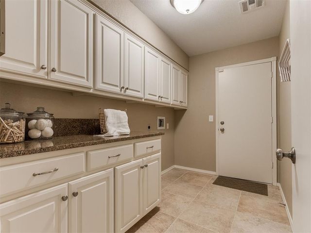 2812 Shady Tree Lane, Edmond, OK 73013