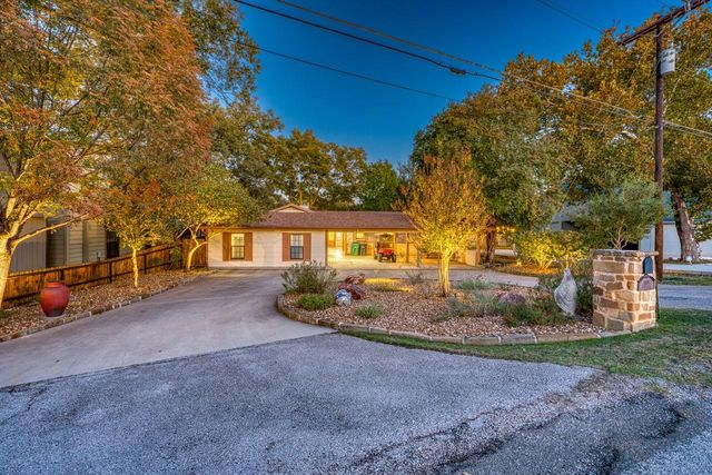 1809 Aztec TRL, Kingsland, TX 78639