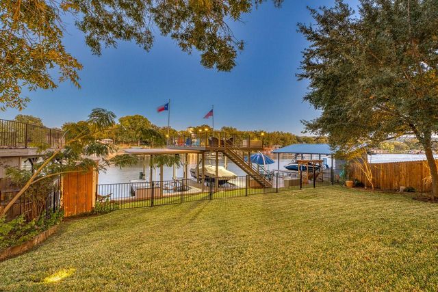 1809 Aztec TRL, Kingsland, TX 78639