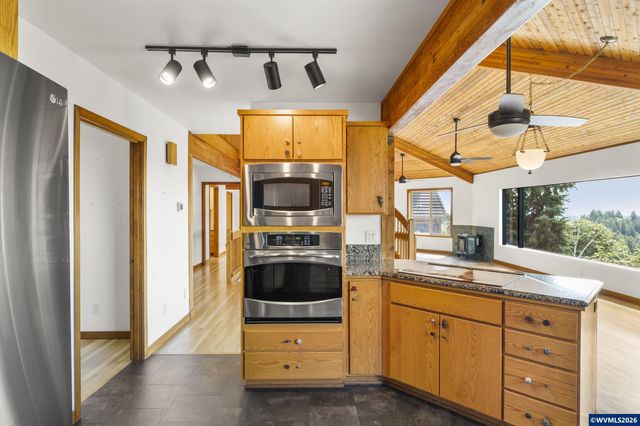 3460 Eola Dr NW, Salem, OR 97304