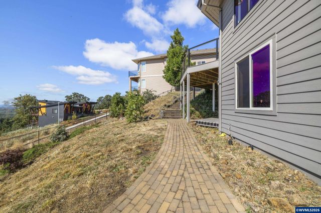 3460 Eola Dr NW, Salem, OR 97304
