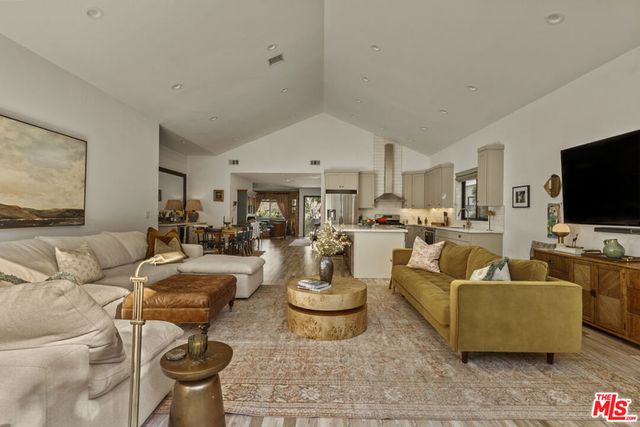 5919 Encino Avenue, Encino, CA 91316