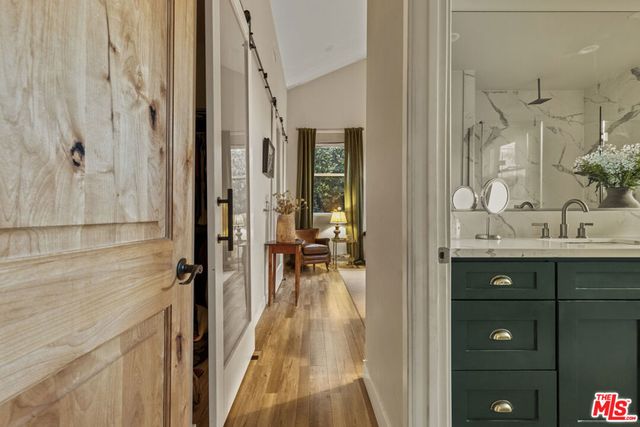 5919 Encino Avenue, Encino, CA 91316