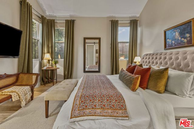 5919 Encino Avenue, Encino, CA 91316