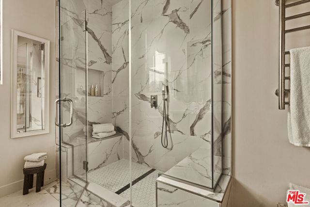 5919 Encino Avenue, Encino, CA 91316