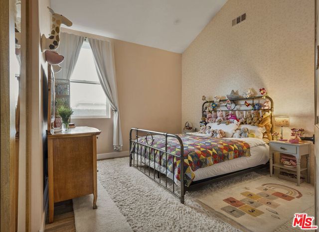 5919 Encino Avenue, Encino, CA 91316