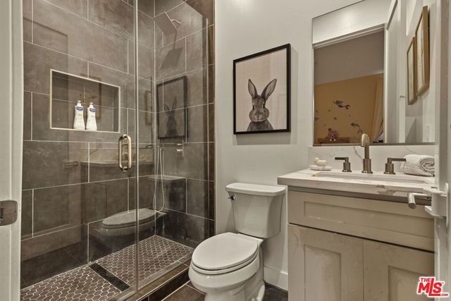 5919 Encino Avenue, Encino, CA 91316