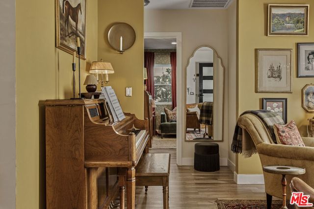 5919 Encino Avenue, Encino, CA 91316