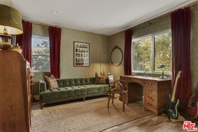 5919 Encino Avenue, Encino, CA 91316