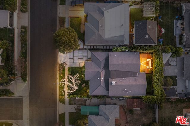 5919 Encino Avenue, Encino, CA 91316