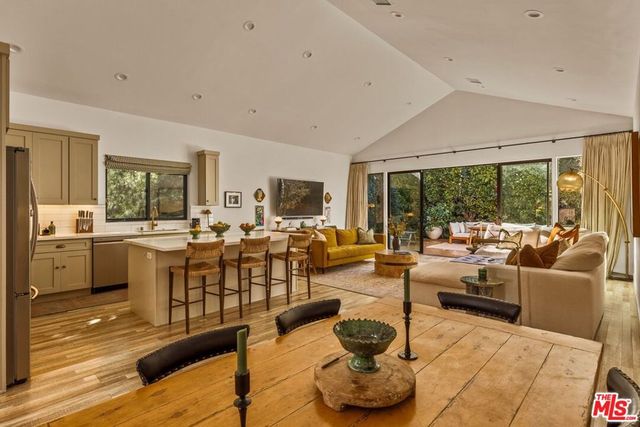 5919 Encino Avenue, Encino, CA 91316