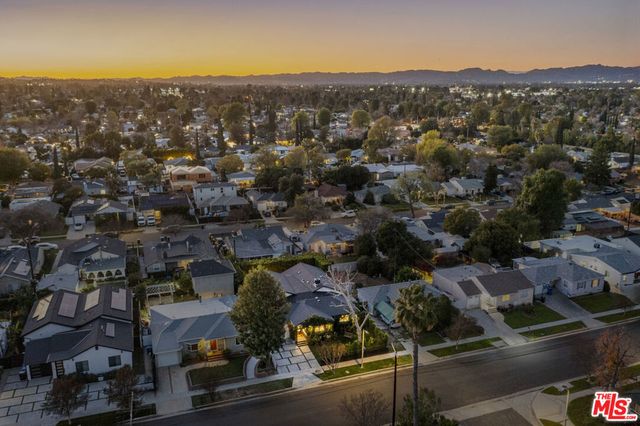 5919 Encino Avenue, Encino, CA 91316