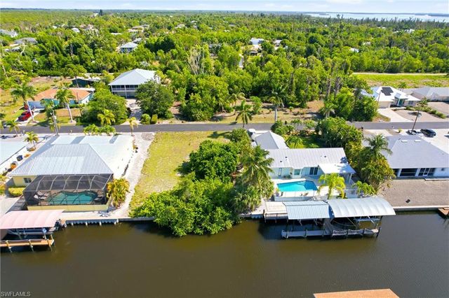 3759 Manatee DR, St. James City, FL 33956