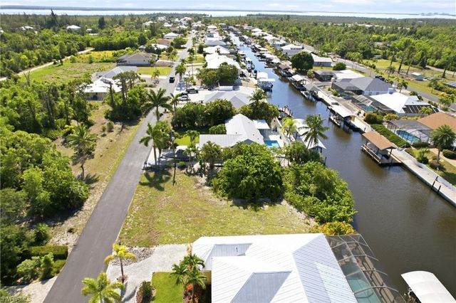 3759 Manatee DR, St. James City, FL 33956