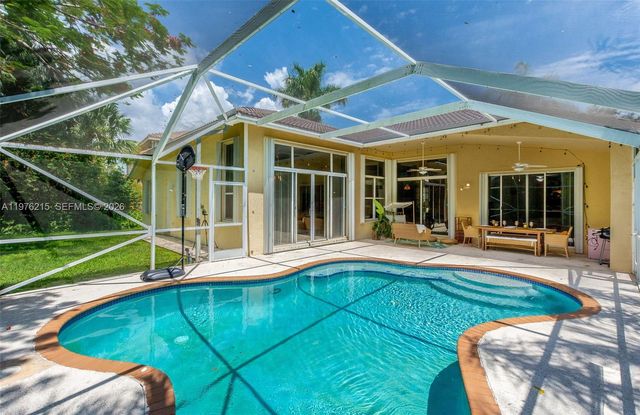 3967 Nighthawk Dr, Weston, FL 33331