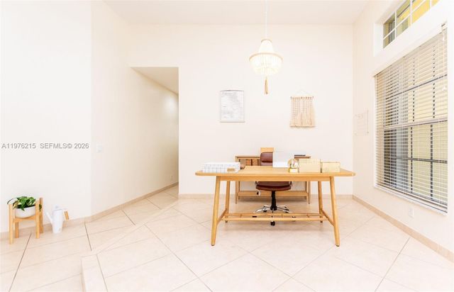 3967 Nighthawk Dr, Weston, FL 33331