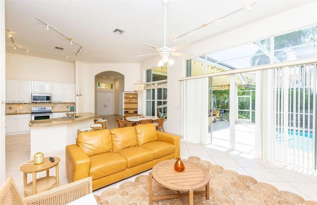 3967 Nighthawk Dr, Weston, FL 33331