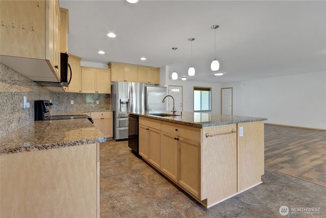 1450 SE Spruce Rd, Port Orchard, WA 98367