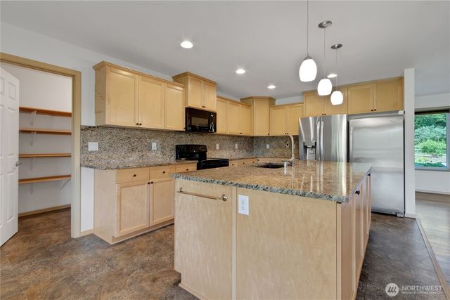 1450 SE Spruce Rd, Port Orchard, WA 98367