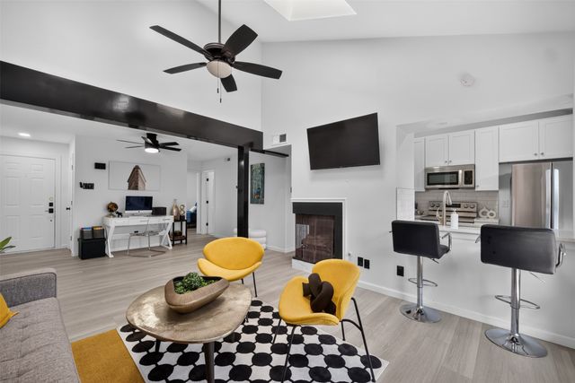 7522 Holly Hill Drive 8, Dallas, TX 75231