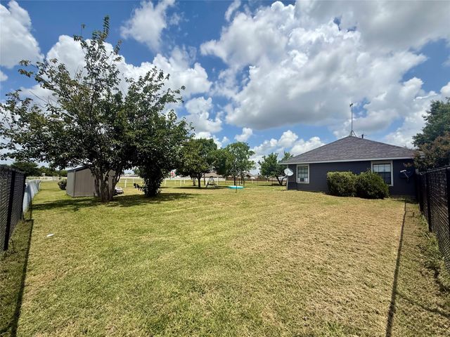 402 Lloyds Lane, Josephine, TX 75189