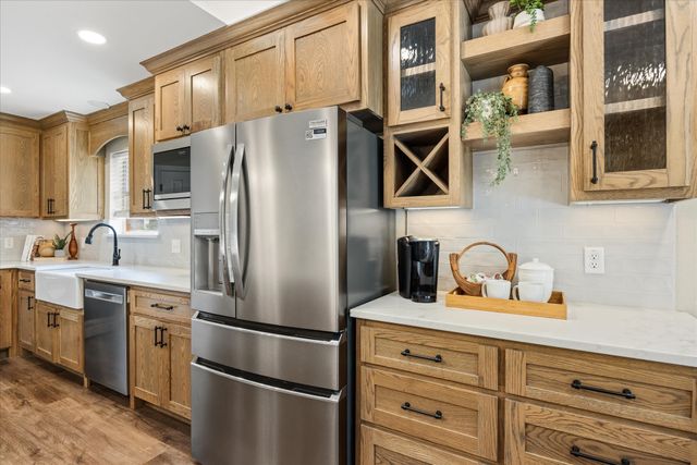 9126 Hanging Moss Drive, Granbury, TX 76049