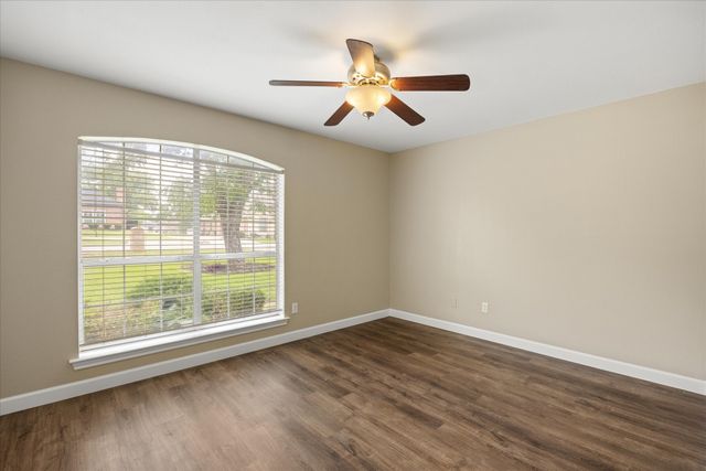 9126 Hanging Moss Drive, Granbury, TX 76049