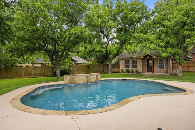 9126 Hanging Moss Drive, Granbury, TX 76049