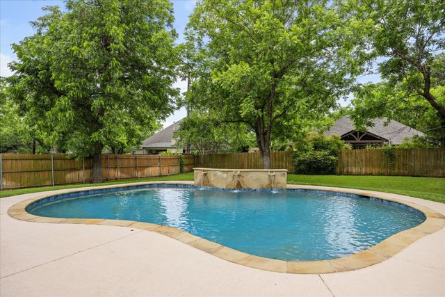 9126 Hanging Moss Drive, Granbury, TX 76049