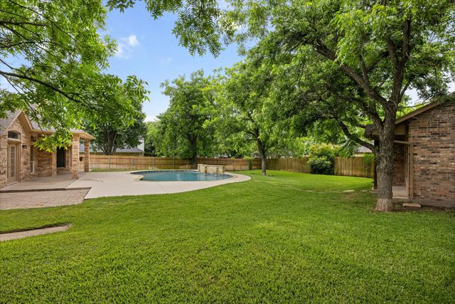 9126 Hanging Moss Drive, Granbury, TX 76049