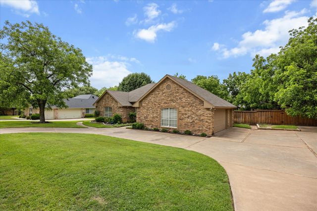 9126 Hanging Moss Drive, Granbury, TX 76049