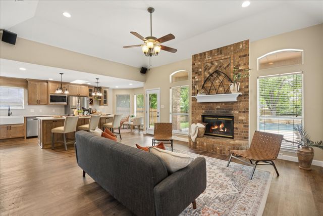 9126 Hanging Moss Drive, Granbury, TX 76049