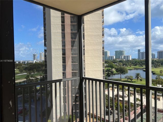 20301 W Country Club Dr 1024, Aventura, FL 33180