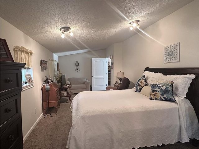 7 SW 400th Road, Warrensburg, MO 64093