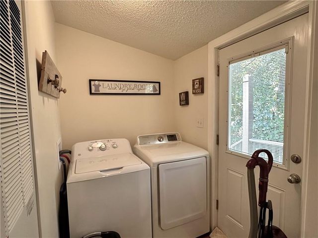 7 SW 400th Road, Warrensburg, MO 64093