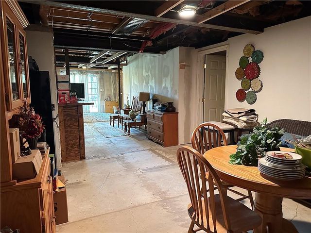 7 SW 400th Road, Warrensburg, MO 64093