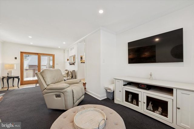 147 SNYDER LN, Springfield, PA 19064