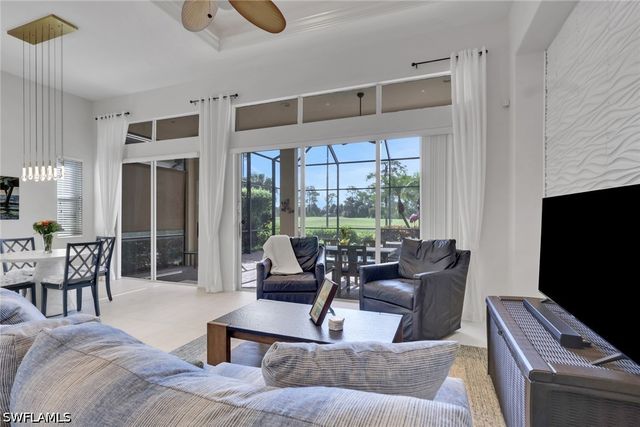 7832 Valencia CT, Naples, FL 34113