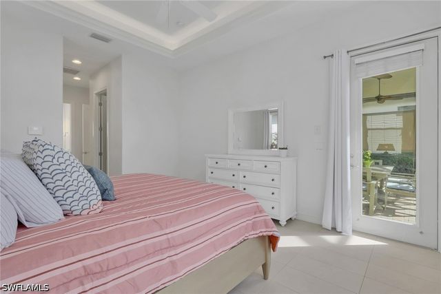 7832 Valencia CT, Naples, FL 34113