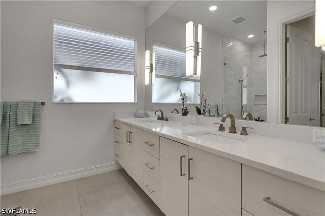 7832 Valencia CT, Naples, FL 34113